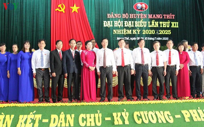 ong vo van thuong du dai hoi huyen mang thit, tinh vinh long hinh 1