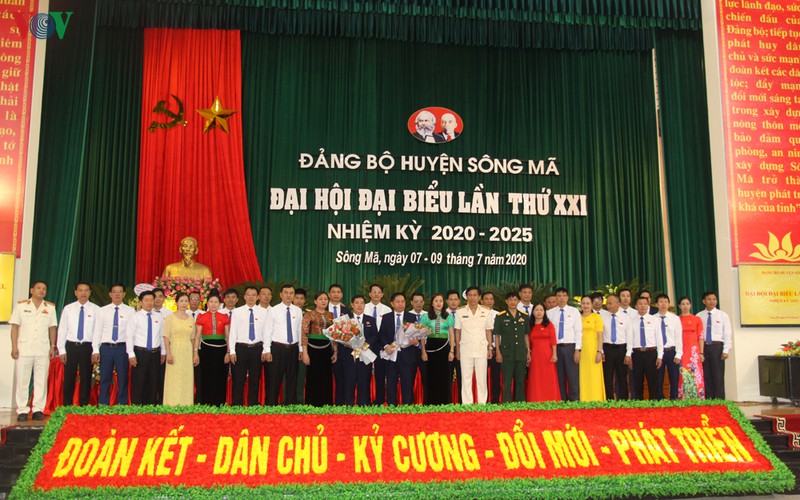 dai hoi cap huyen dau tien o son la bau truc tiep bi thu hinh 2
