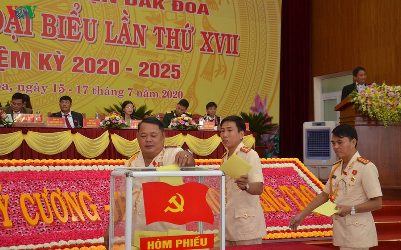 gia lai: dai hoi dang bo huyen dak doa thi dierm bau truc tiep bi thu hinh 1