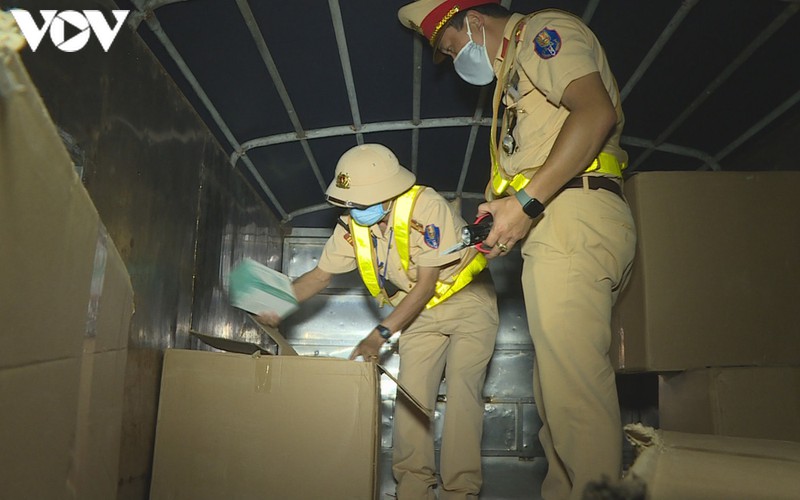 dak lak thu giu gan 200.000 khau trang khong ro nguon goc hinh 1