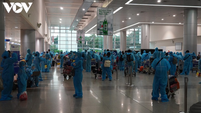 hinh anh 300 hanh khach tu tam dich da nang ve den tphcm hinh 11