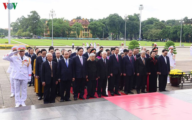 anh: lanh dao dang, nha nuoc vao lang vieng chu tich ho chi minh hinh 4