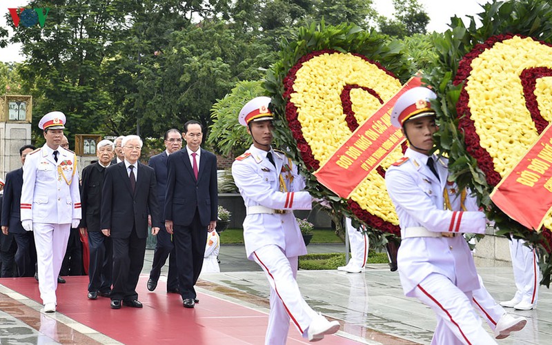 anh: lanh dao dang, nha nuoc vao lang vieng chu tich ho chi minh hinh 7
