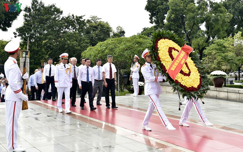 anh: lanh dao dang, nha nuoc vao lang vieng chu tich ho chi minh hinh 11