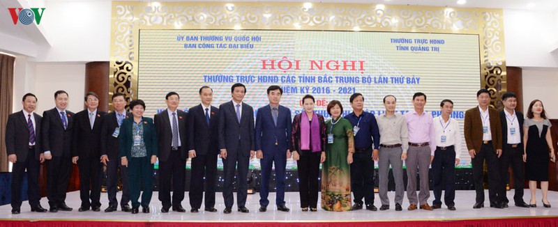 chu tich quoc hoi du hoi nghi thuong truc hdnd cac tinh bac trung bo hinh 2