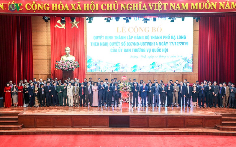 cong bo quyet dinh thanh lap dang bo tp ha long sau sap nhap hinh 1