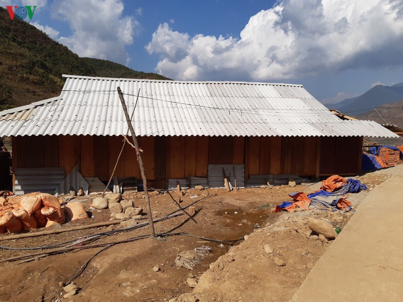 nua dem den nha nguoi cung ban, bi chu nha dam tu vong hinh 4