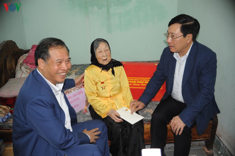pho thu tuong pham binh minh tang qua gia dinh chinh sach o hai duong hinh 3
