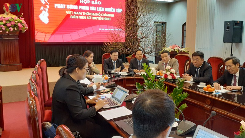sap cong chieu phim tai lieu "viet nam thoi dai ho chi minh" hinh 1
