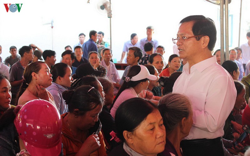 bi thu cap uy dang doi thoai truc tiep voi dan tai cac diem "nong" hinh 3