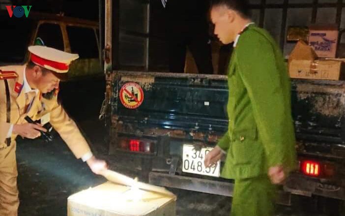 bat vu van chuyen 20.000 chiec khau trang y te khong ro nguon goc o quang ninh hinh 1