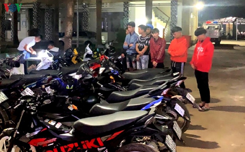 vay bat hang chuc thanh nien dua xe o dong nai hinh 1