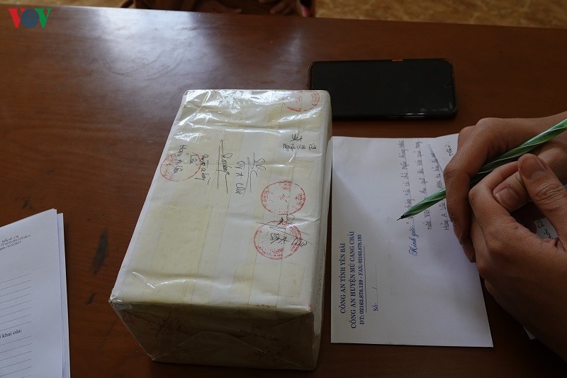 cong an mu cang chai bat doi tuong van chuyen trai phep ma tuy hinh 2