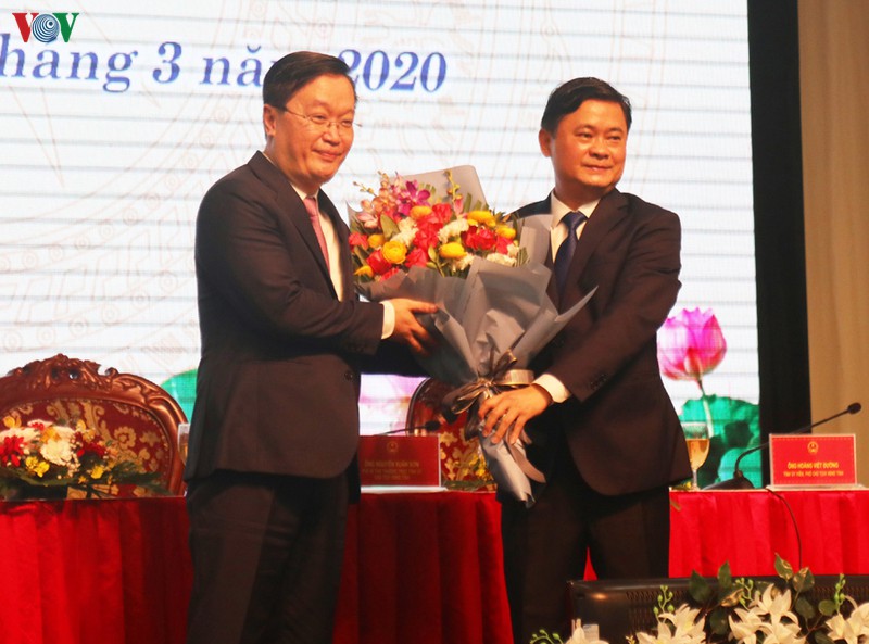 ong nguyen duc trung duoc bau giu chuc chu tich tinh nghe an voi so phieu bau tuyet doi hinh 1