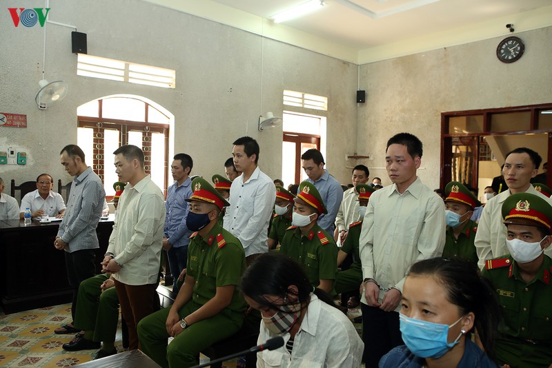 2 doi tuong cam dau chong pha nha nuoc o muong nhe linh an chung than hinh 2
