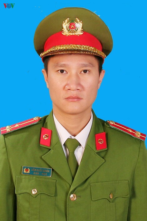 nghẹn ngào đưa tiễn thượng úy công an hy sinh khi bắt tội phạm hình 9 nghen ngao dua tien thuong uy cong an hy sinh khi bat toi pham hinh 9