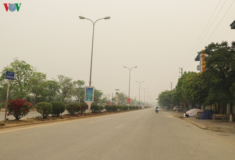 ngay dau thuc hien chi thi 16, nguoi dan dien bien han che ra duong  hinh 1