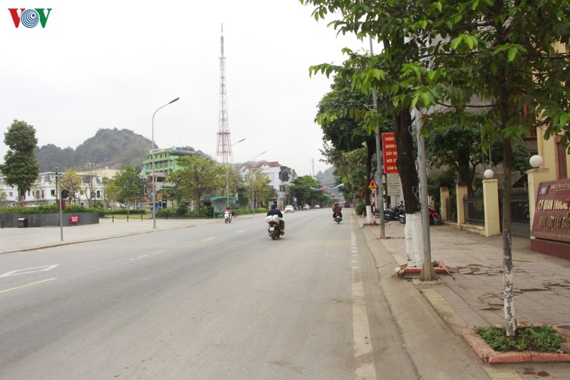 son la nghiem tuc thuc hien cach ly toan xa hoi hinh 1