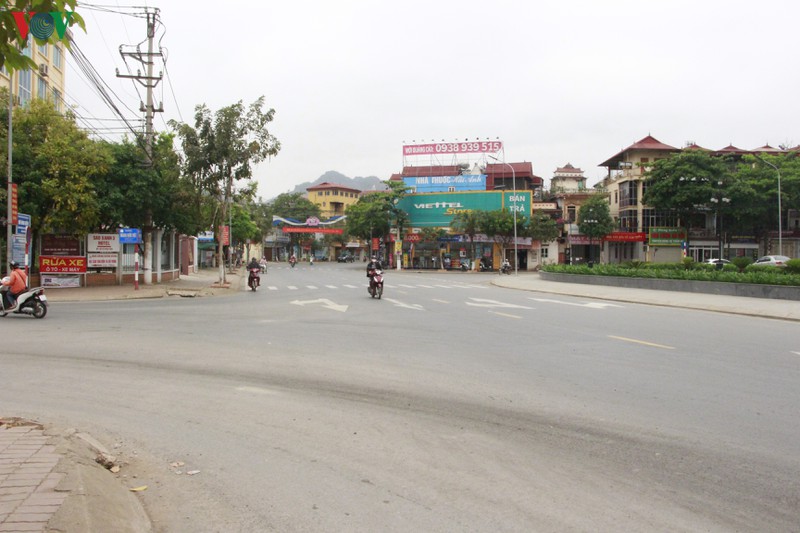 son la nghiem tuc thuc hien cach ly toan xa hoi hinh 2