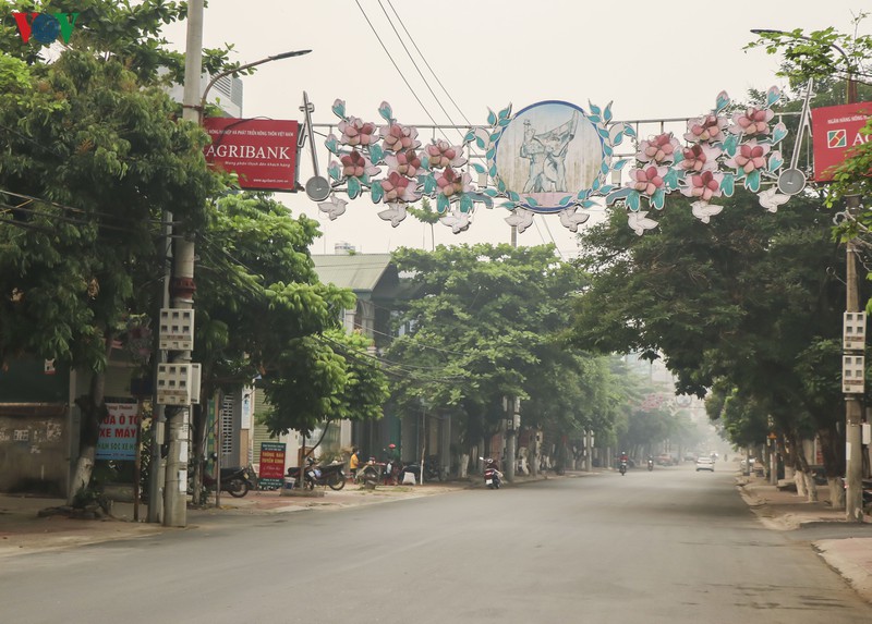 ngay dau thuc hien chi thi 16, nguoi dan dien bien han che ra duong  hinh 3