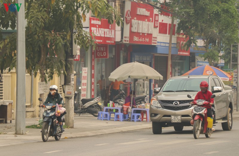 ngay dau thuc hien chi thi 16, nguoi dan dien bien han che ra duong  hinh 4