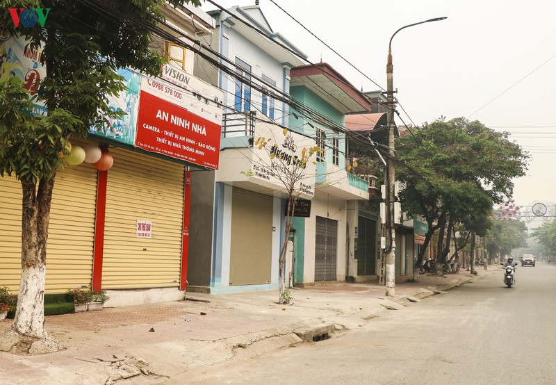 ngay dau thuc hien chi thi 16, nguoi dan dien bien han che ra duong  hinh 6