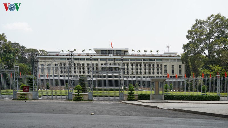 anh: duong pho tp.hcm vang ve trong ngay dau cach ly toan xa hoi hinh 14