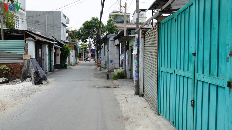 anh: duong pho tp.hcm vang ve trong ngay dau cach ly toan xa hoi hinh 15