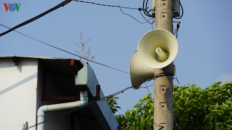 anh: duong pho tp.hcm vang ve trong ngay dau cach ly toan xa hoi hinh 1