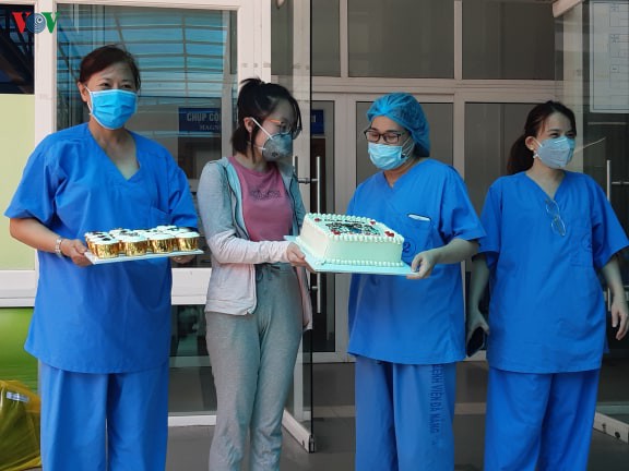 benh nhan mac covid-19 cuoi cung o da nang xuat vien hinh 2