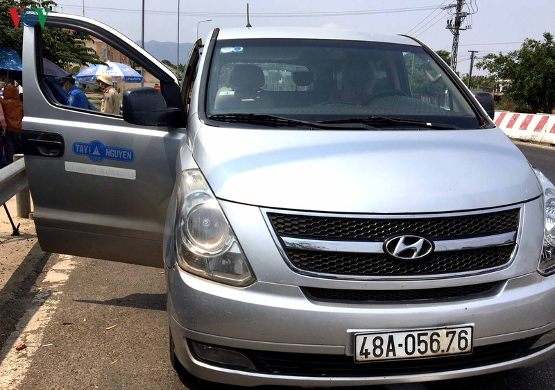 gia lai siet chat kiem soat, buoc 2 xe khach phai quay dau ve dak lak hinh 2