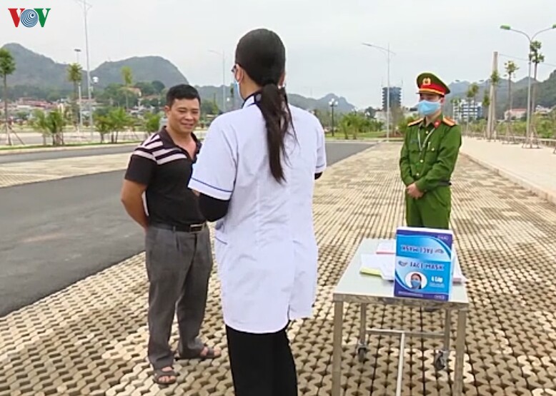 xu phat 39 truong hop khong deo khau trang noi cong cong 7,8 trieu hinh 1