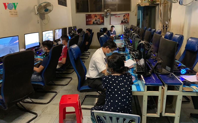 xu phat chu quan internet 7,5 trieu dong do mo cua cho khach choi game hinh 1