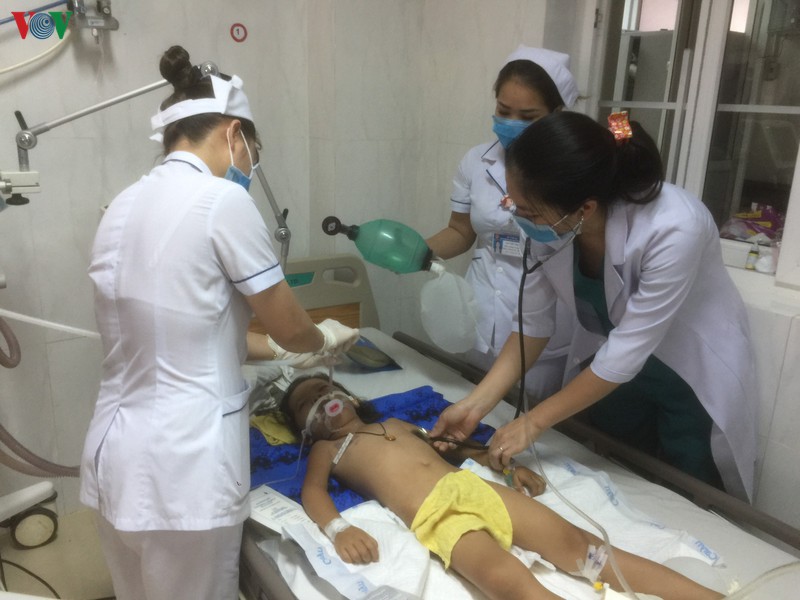 phat hien 2 chau be o dak lak bi viem nao nhat ban hinh 2