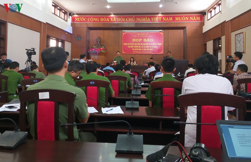 bi thu xa giet chau ho, dung hien truong "gia chet" vi no nan hinh 1