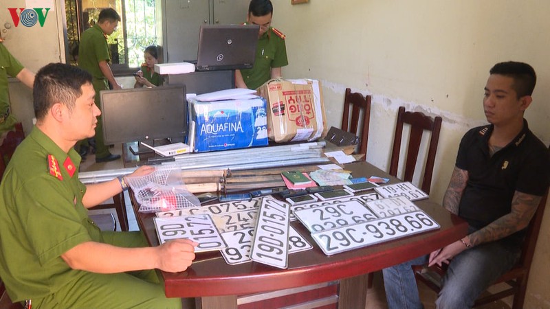 bat 6 doi tuong gom giam doc, pho gd cong ty tnhh ve toi cuong doat tai san hinh 1