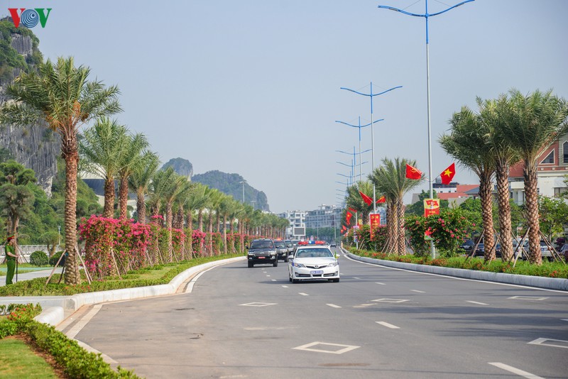 anh: thu tuong lam viec tai quang ninh va giao luu voi cong nhan mo hinh 10