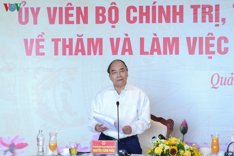 anh: thu tuong lam viec tai quang ninh va giao luu voi cong nhan mo hinh 4