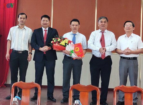gd ban quan ly du an dau tu xay dung lam pho bi thu thanh uy tuy hoa hinh 2