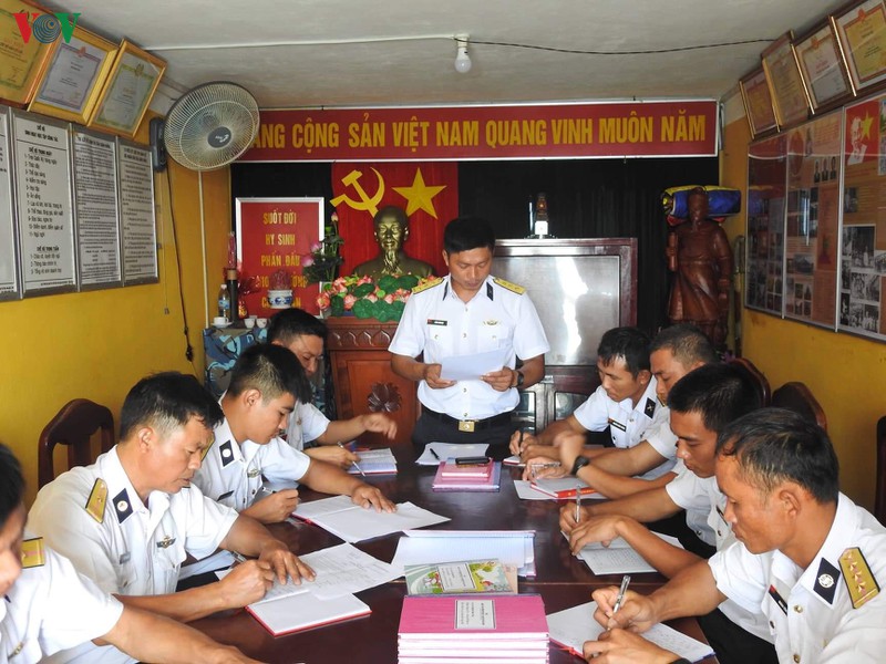 uom mam cho nhung the he trung kien cua dang o doan truong sa hinh 1