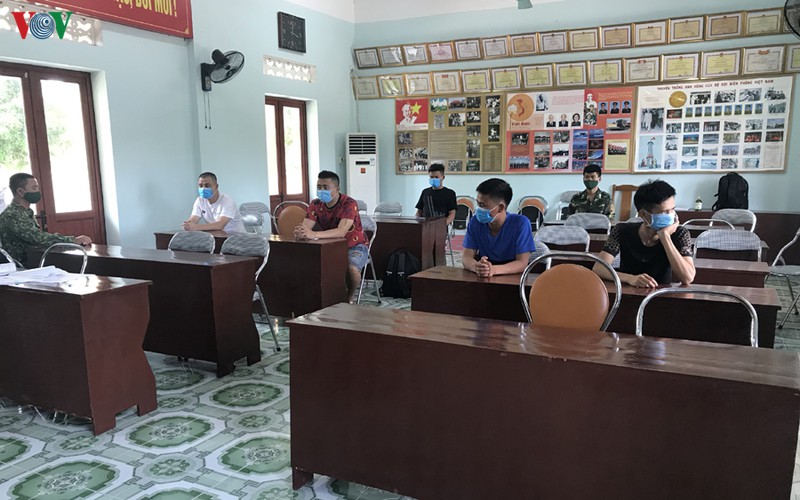 bat giu nhom doi tuong dua nguoi nhap canh trai phep vao viet nam hinh 1
