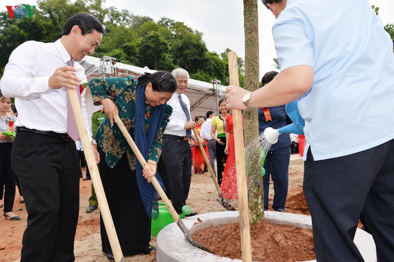 pct thuong truc quoc hoi tong thi phong du le khanh thanh tram y te xa xuan nha hinh 5
