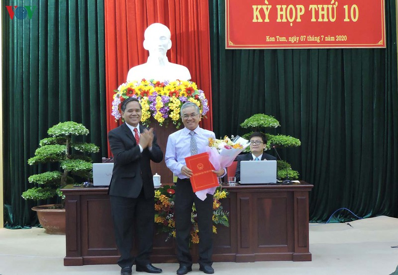 mien nhiem 3 uy vien ubnd tinh kon tum hinh 1