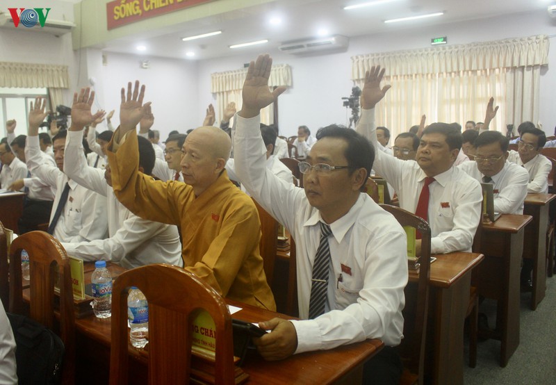 hdnd tinh hau giang thong qua nhieu nghi quyet quan trong  hinh 2