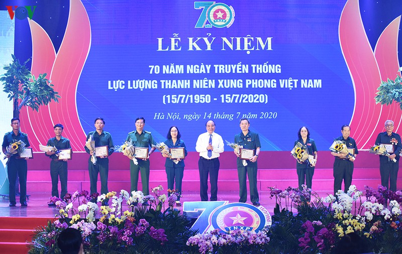 thu tuong: tnxp da the hien y chi "doi non, lap bien" cua the he tre viet nam  hinh 5