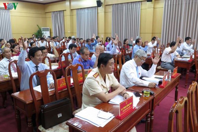 mien nhiem chuc chu tich ubnd tinh quang ngai voi ong tran ngoc cang hinh 2