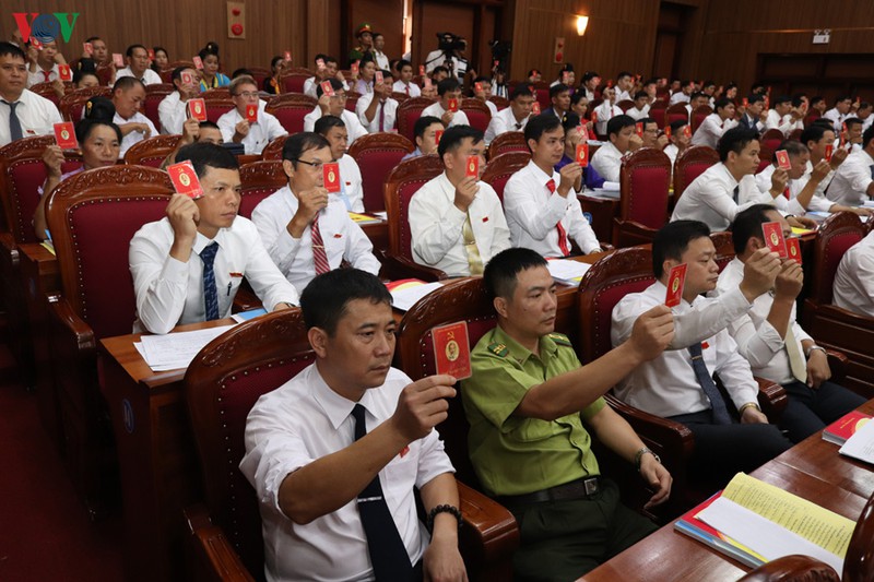 ong nguyen minh tien tai dac cu bi thu huyen uy thuan chau, tinh son la hinh 1