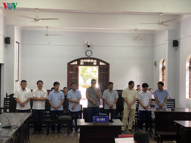 dak nong: xet xu hang loat can bo cap dat trai quy dinh tai tuy duc hinh 1
