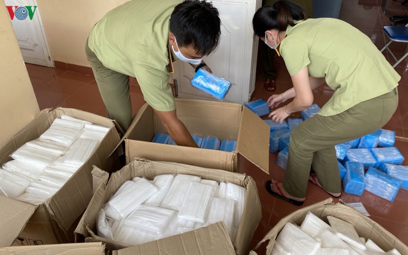 gia lai tam giu 17.500 khau trang khong ro nguon goc hinh 1