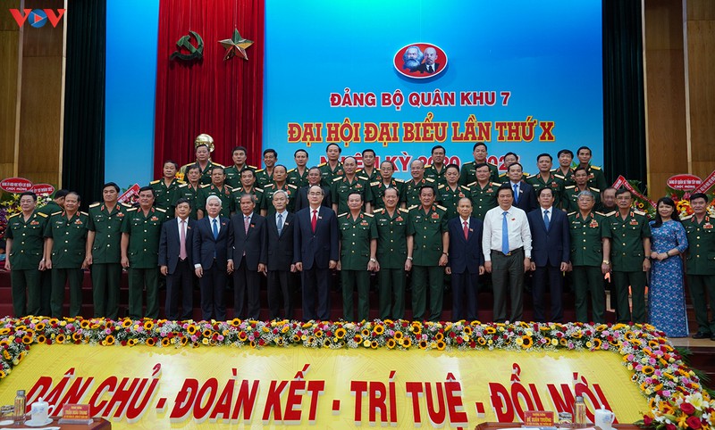 ong nguyen thien nhan du dai hoi dang bo quan khu 7 hinh 1
